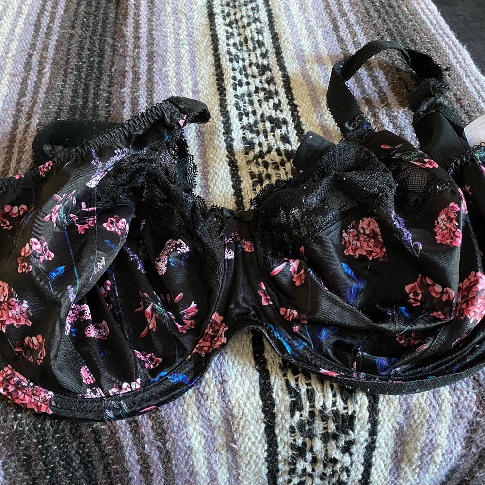 Elomi Bra gently used in good condition
